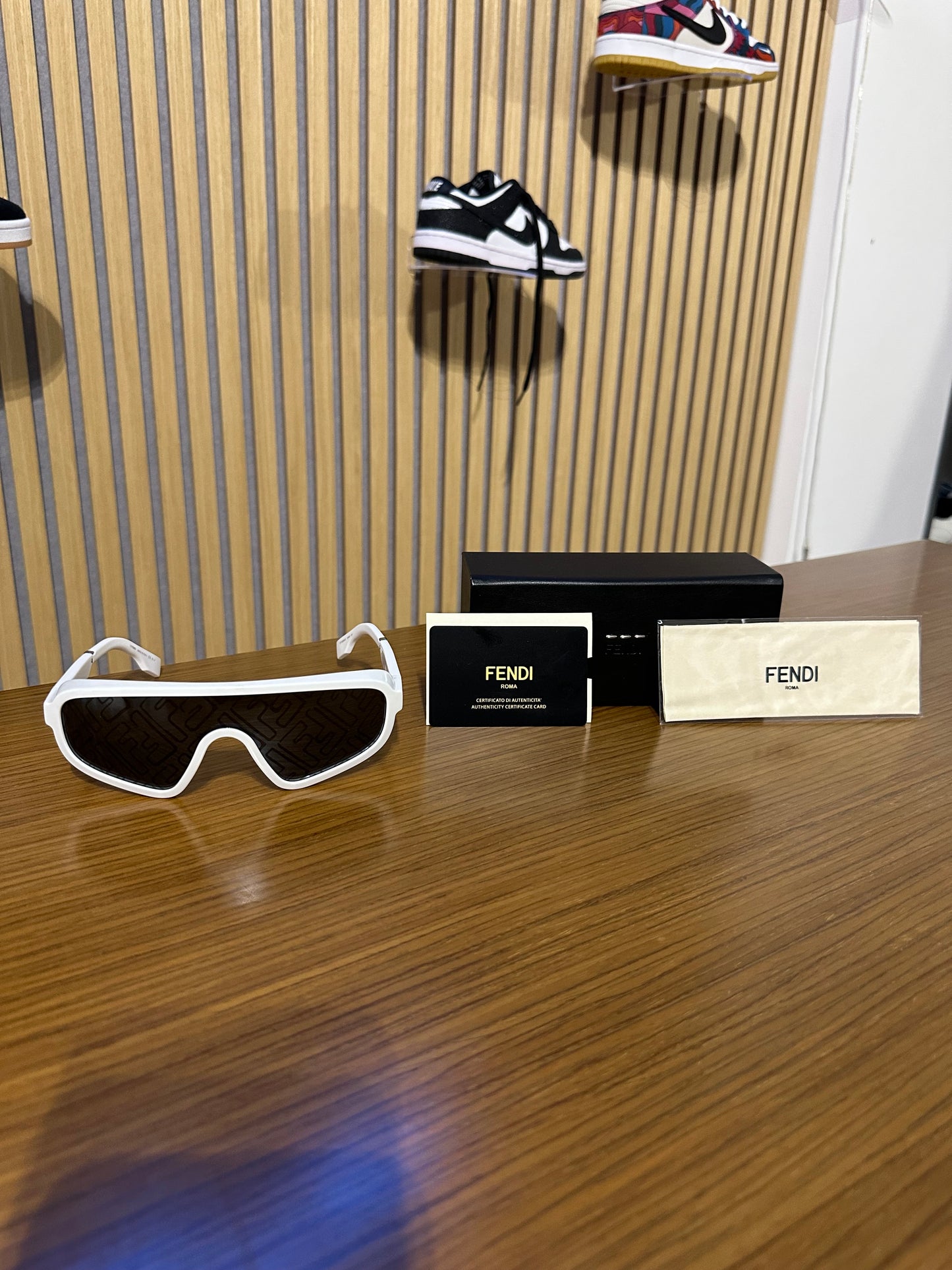SUNGLASSES FENDI