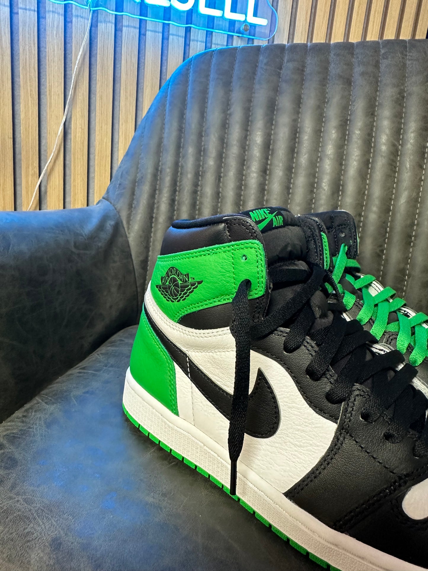 JORDAN 1 HIGH LUCKY GREEN