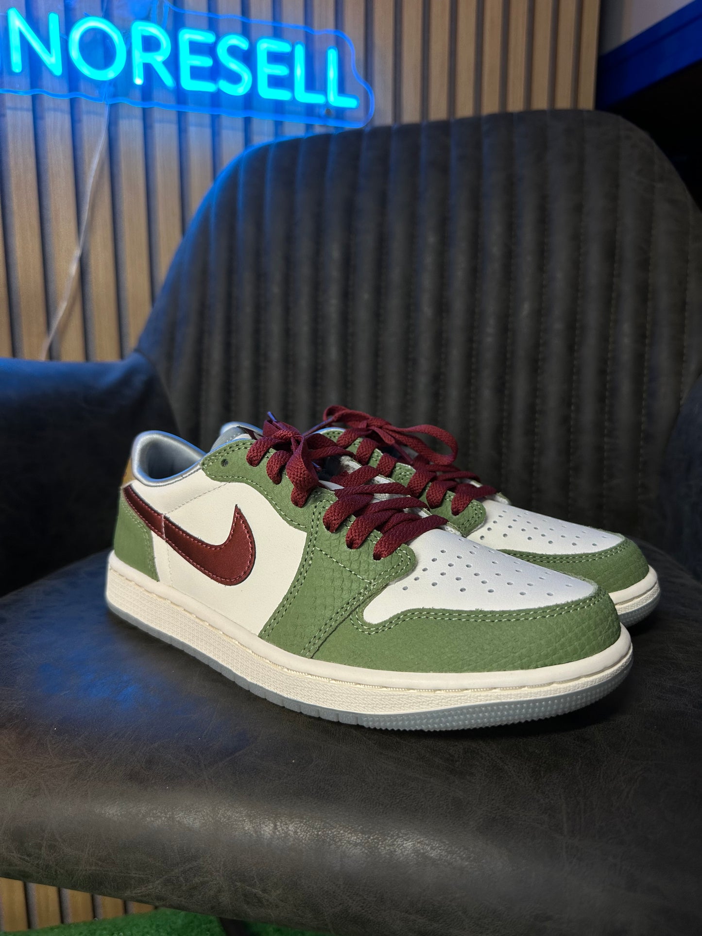 JORDAN 1 LOW YEAR OF THE DRAGON