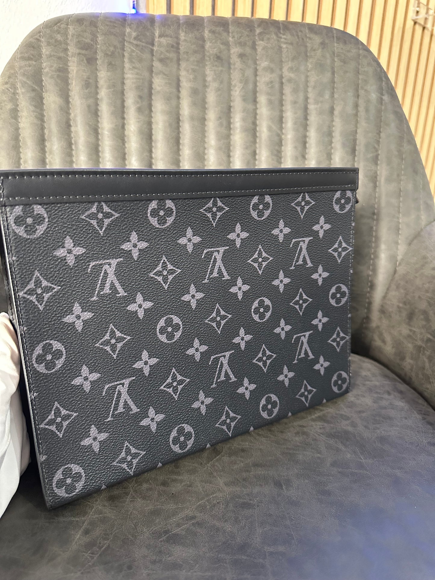 Pochette Voyage MM monogram LOUIS VUITTON