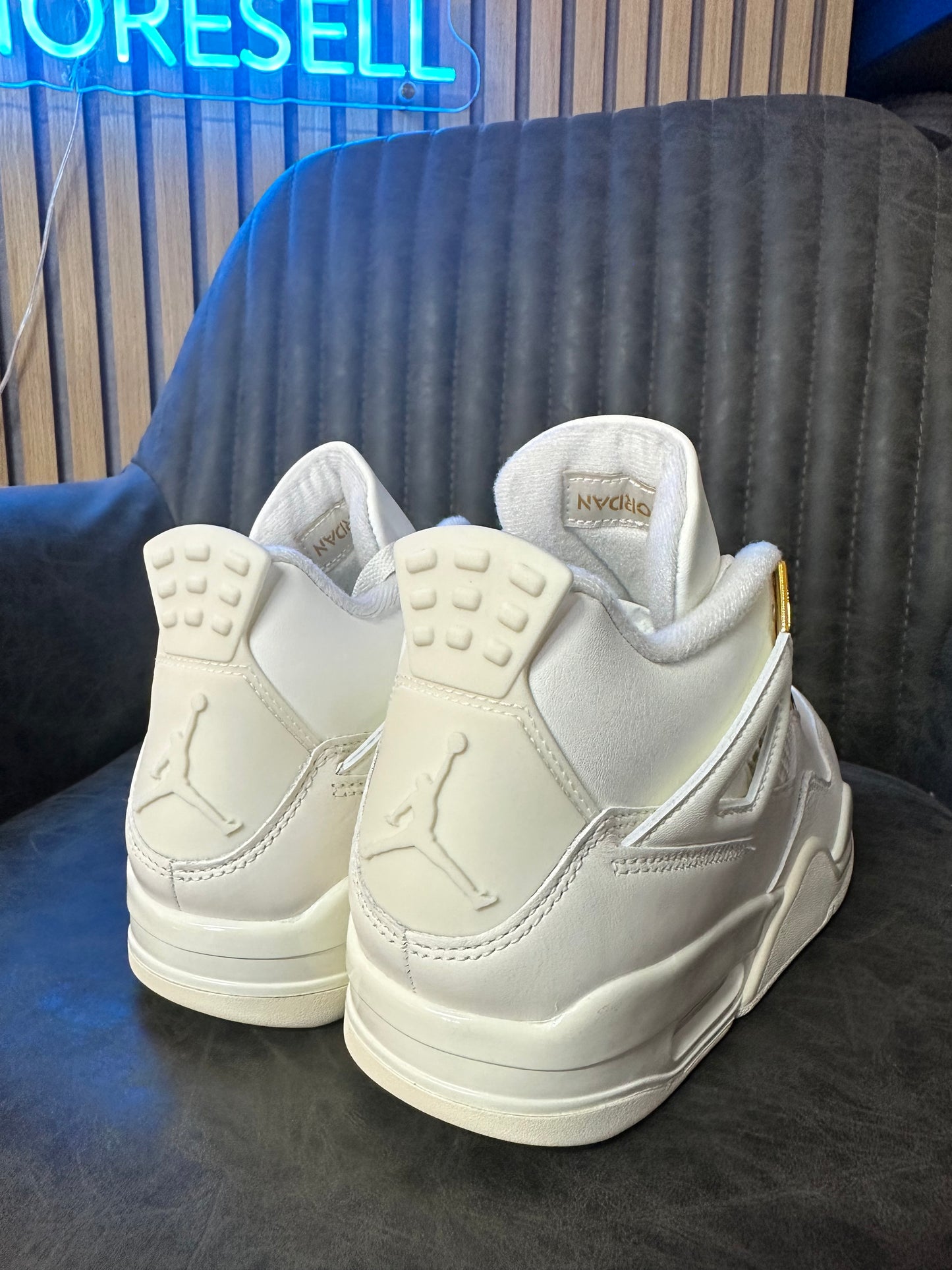 JORDAN 4 METALLIC GOLD
