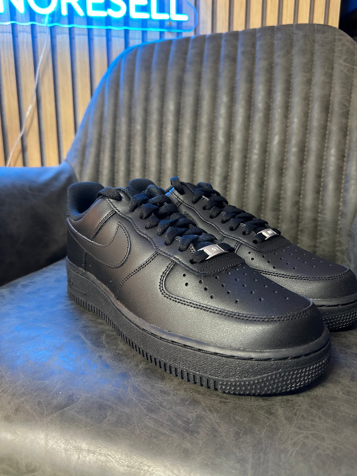 AIR FORCE 1 TOTAL BLACK