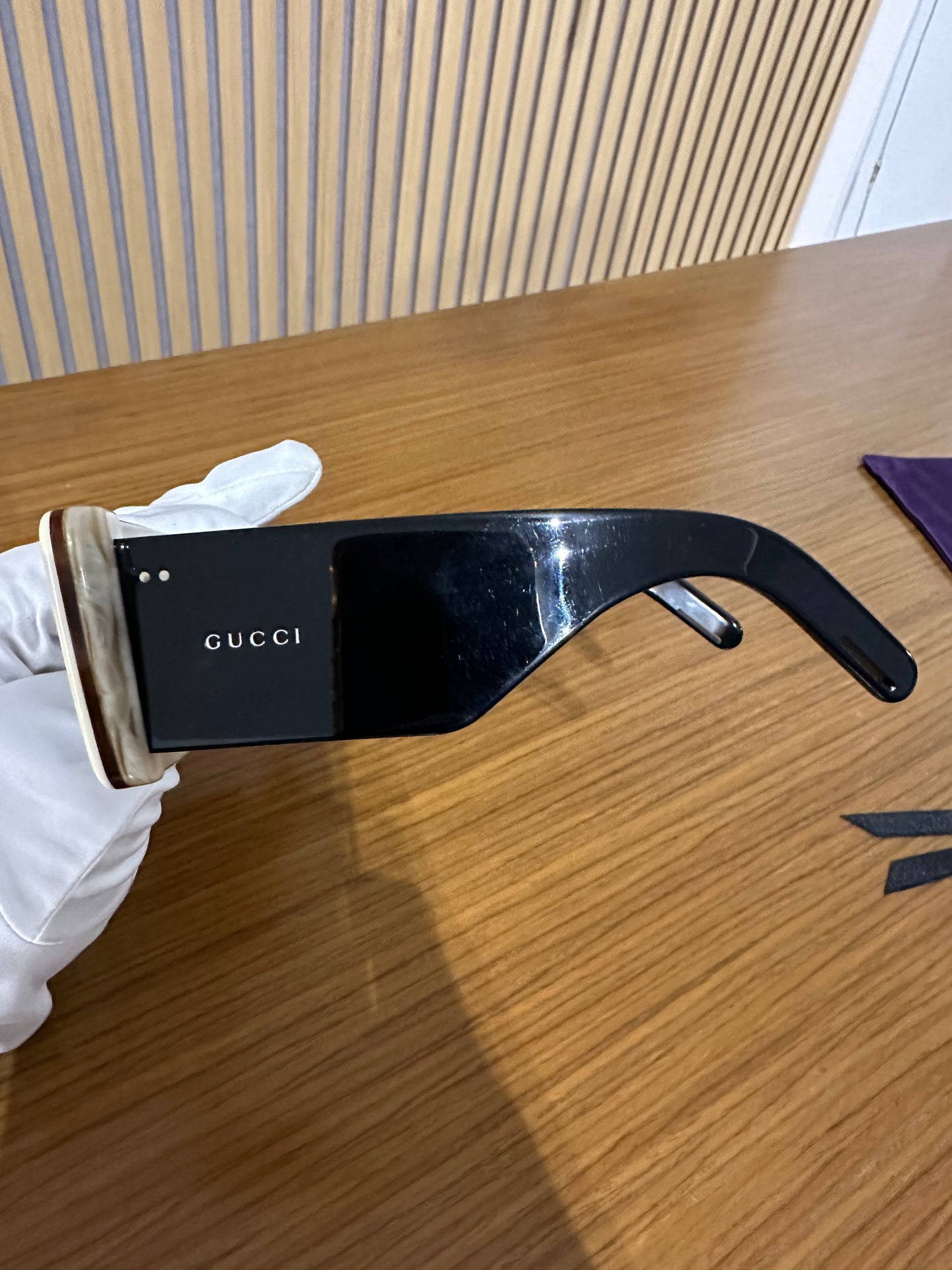 SUNGLASSES GUCCI