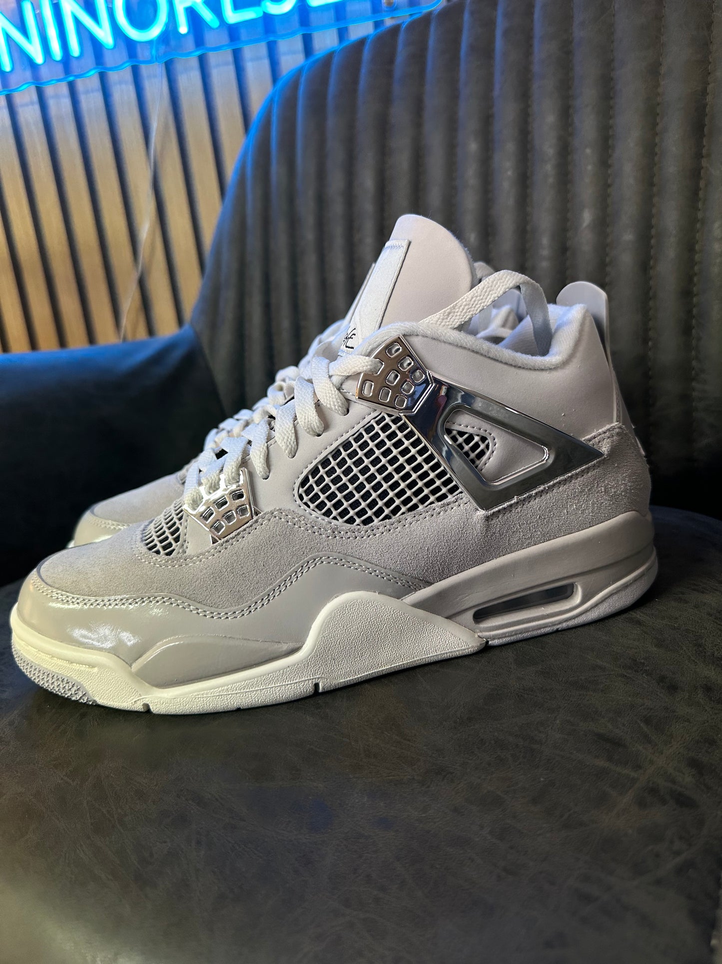 JORDAN 4 FROZEN