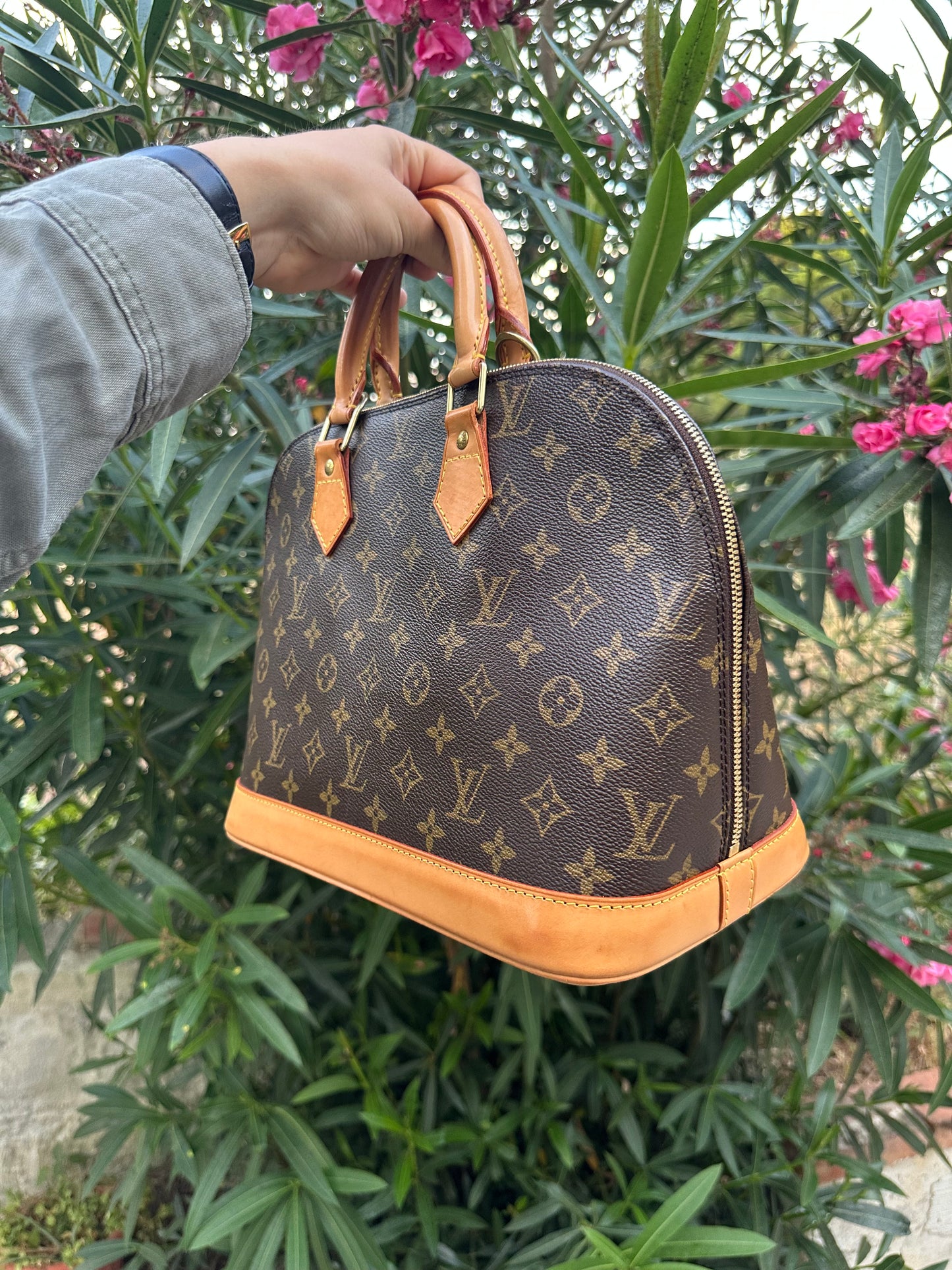Louis Vuitton alma pm