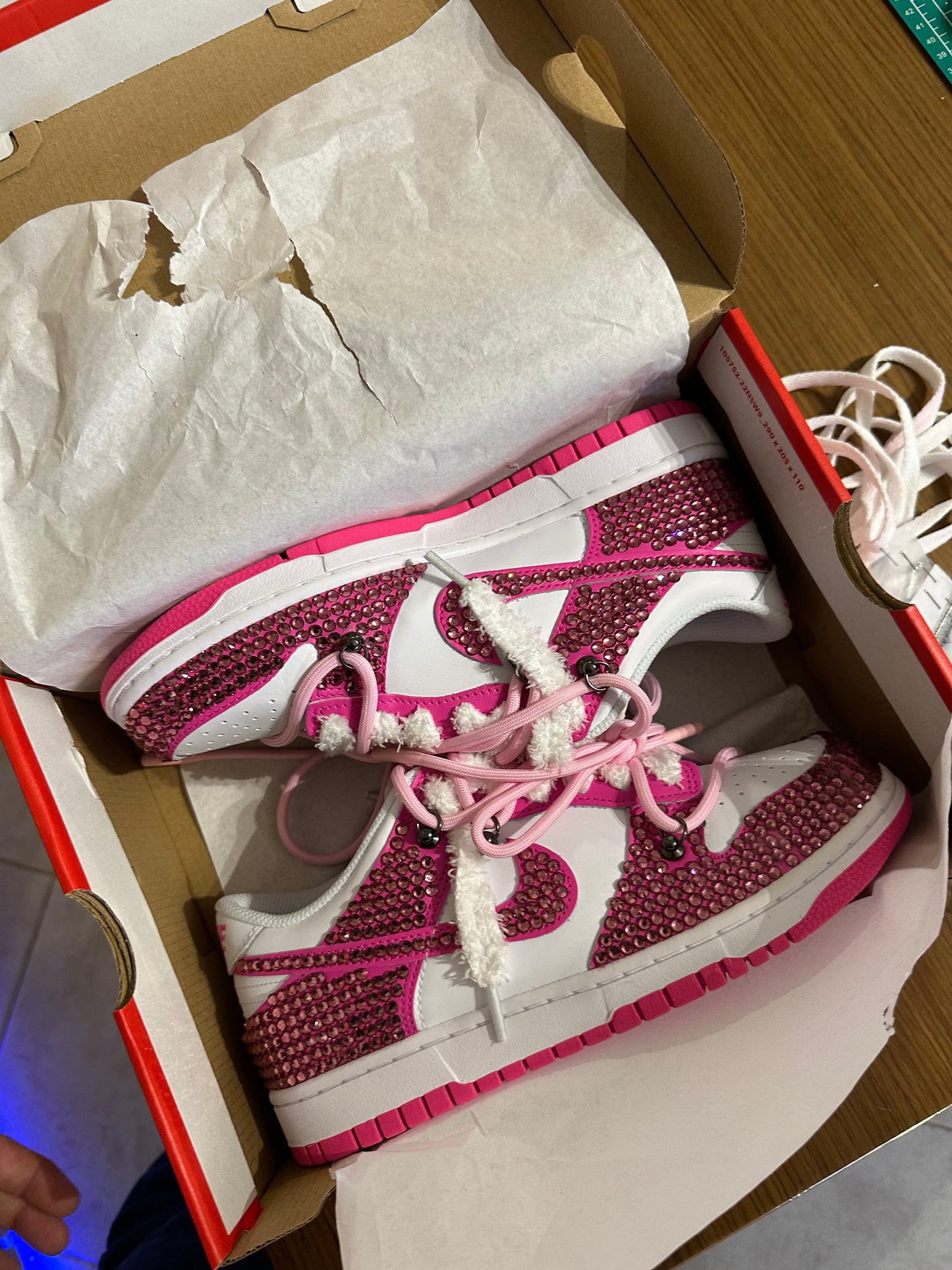 DUNK LOW FUCSIA SWAROSKY + Extra laces pink