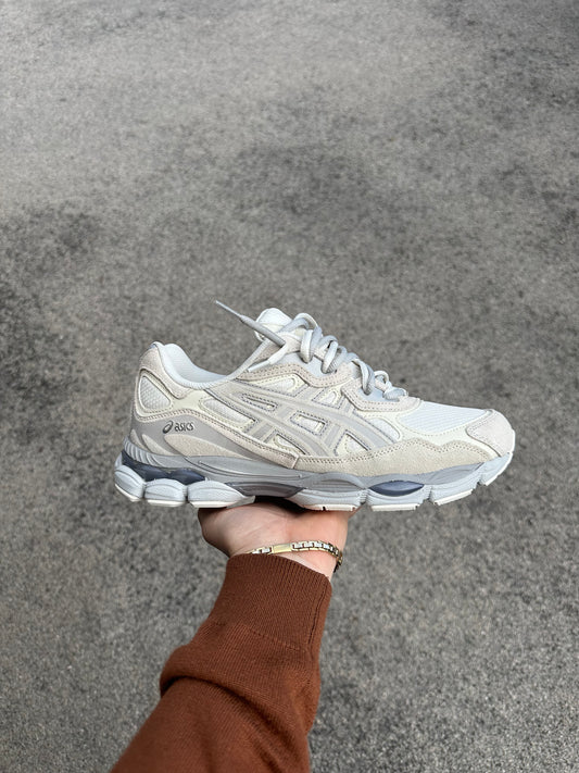 Asics nyc crema