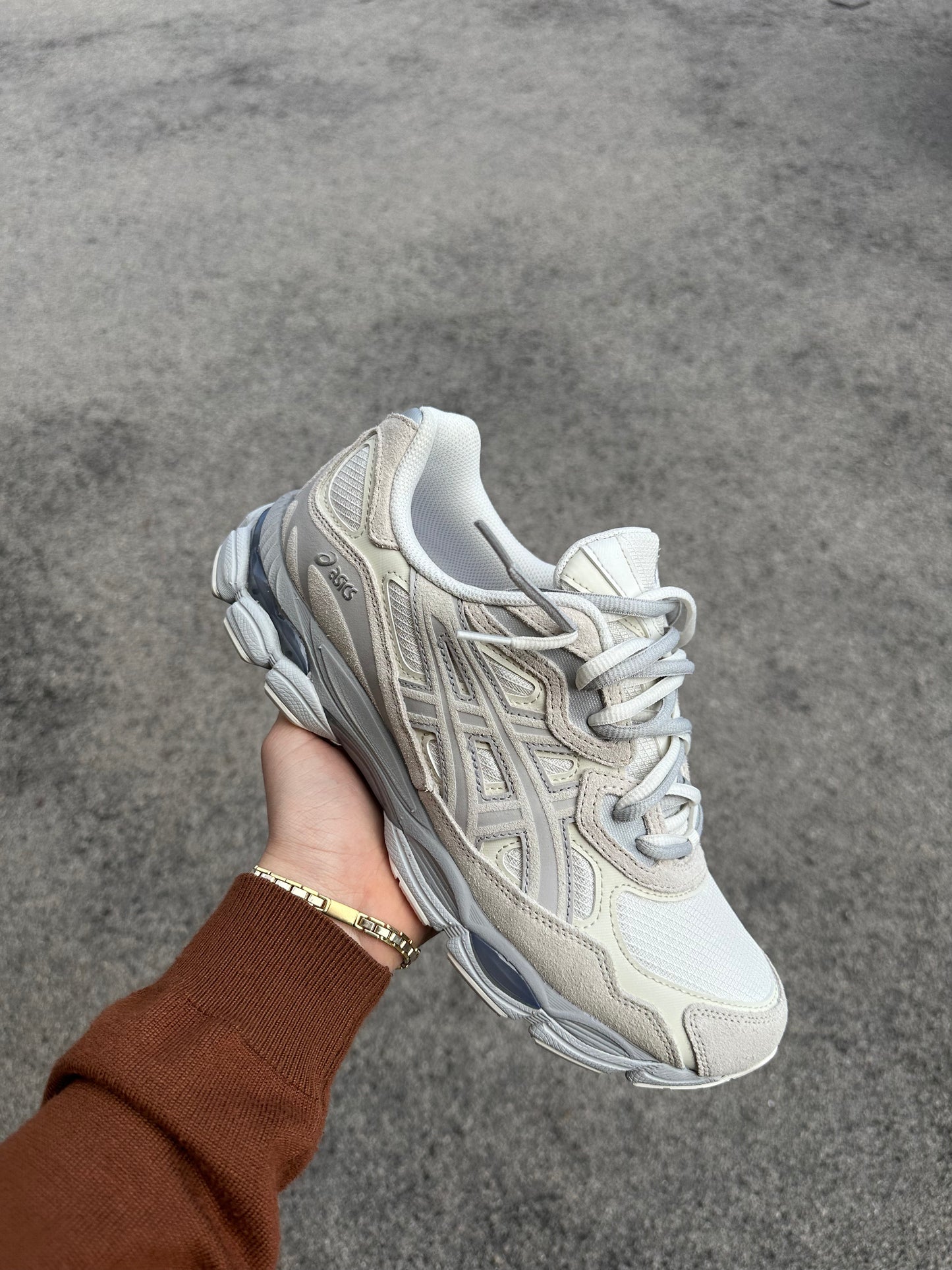 Asics nyc crema