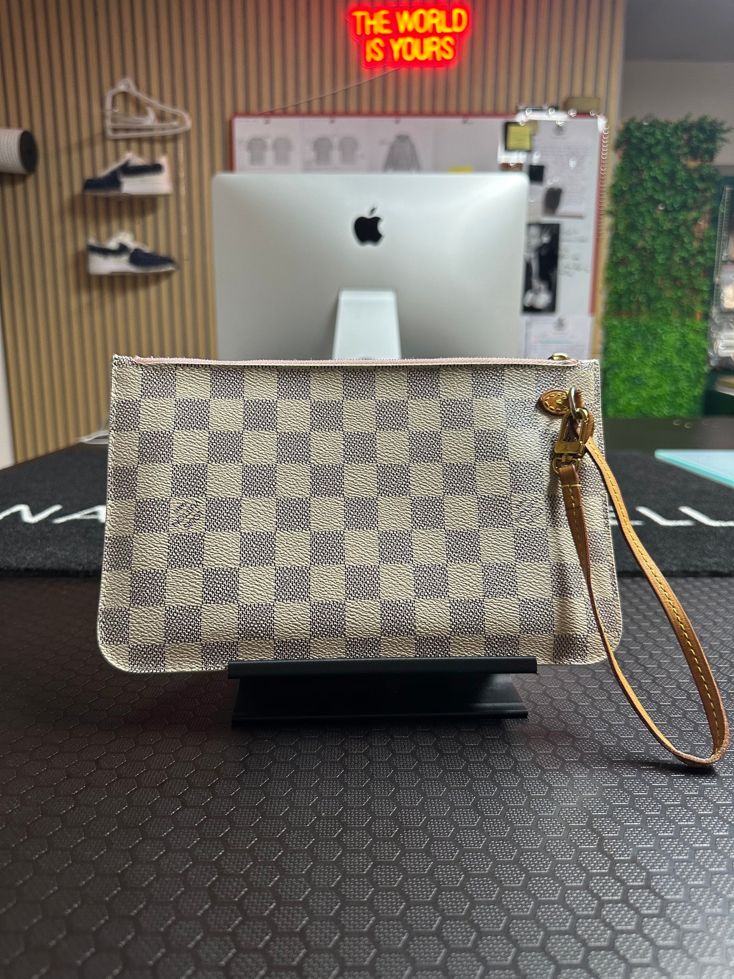 Louis Vuitton Pochette Zip MM Damier