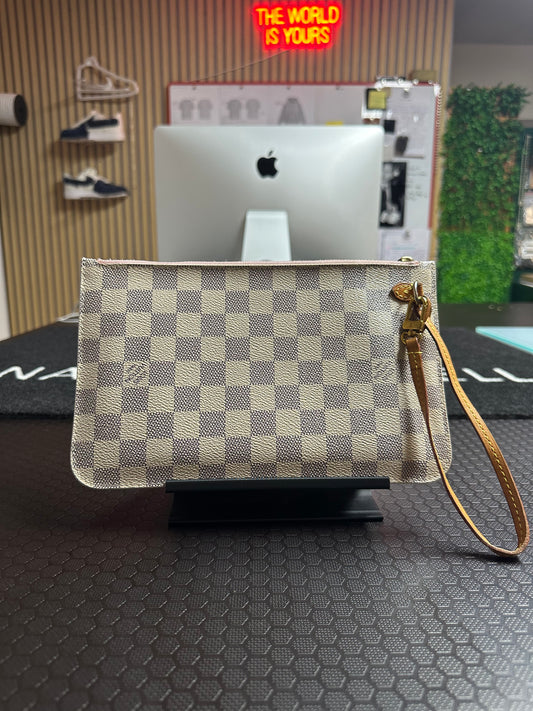 Louis Vuitton Pochette Zip MM Damier
