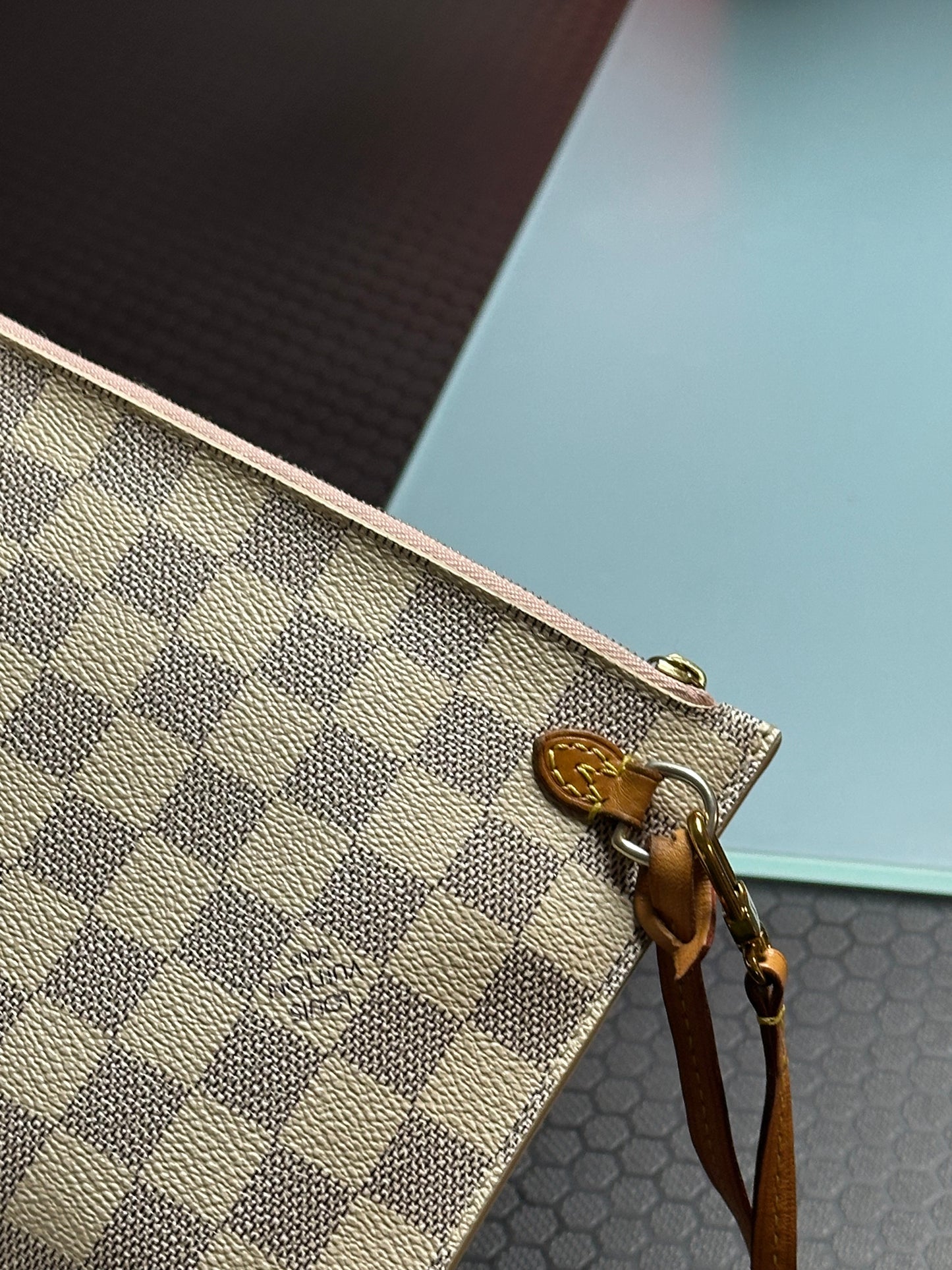 Louis Vuitton Pochette Zip MM Damier