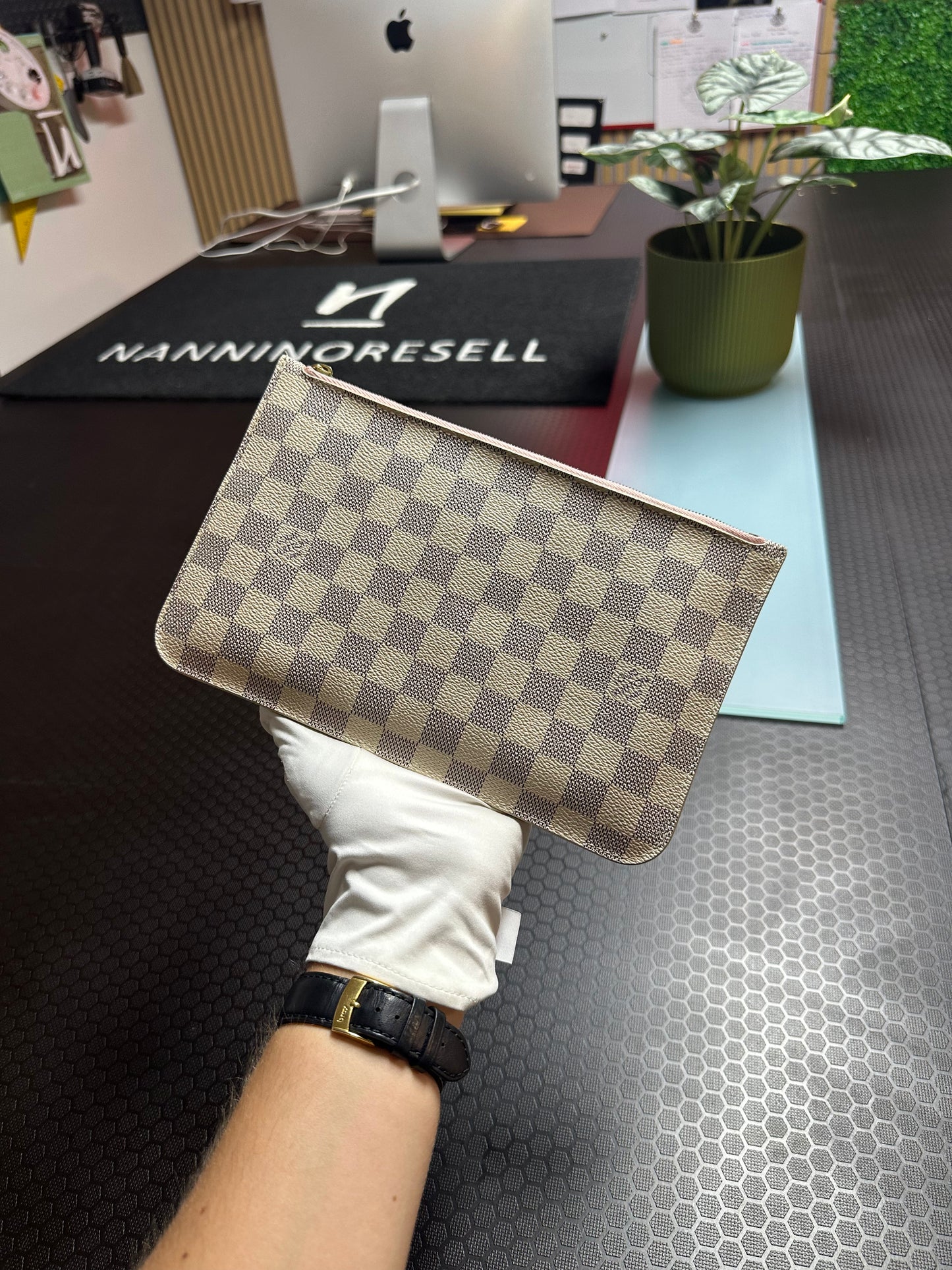 Louis Vuitton Pochette Zip MM Damier