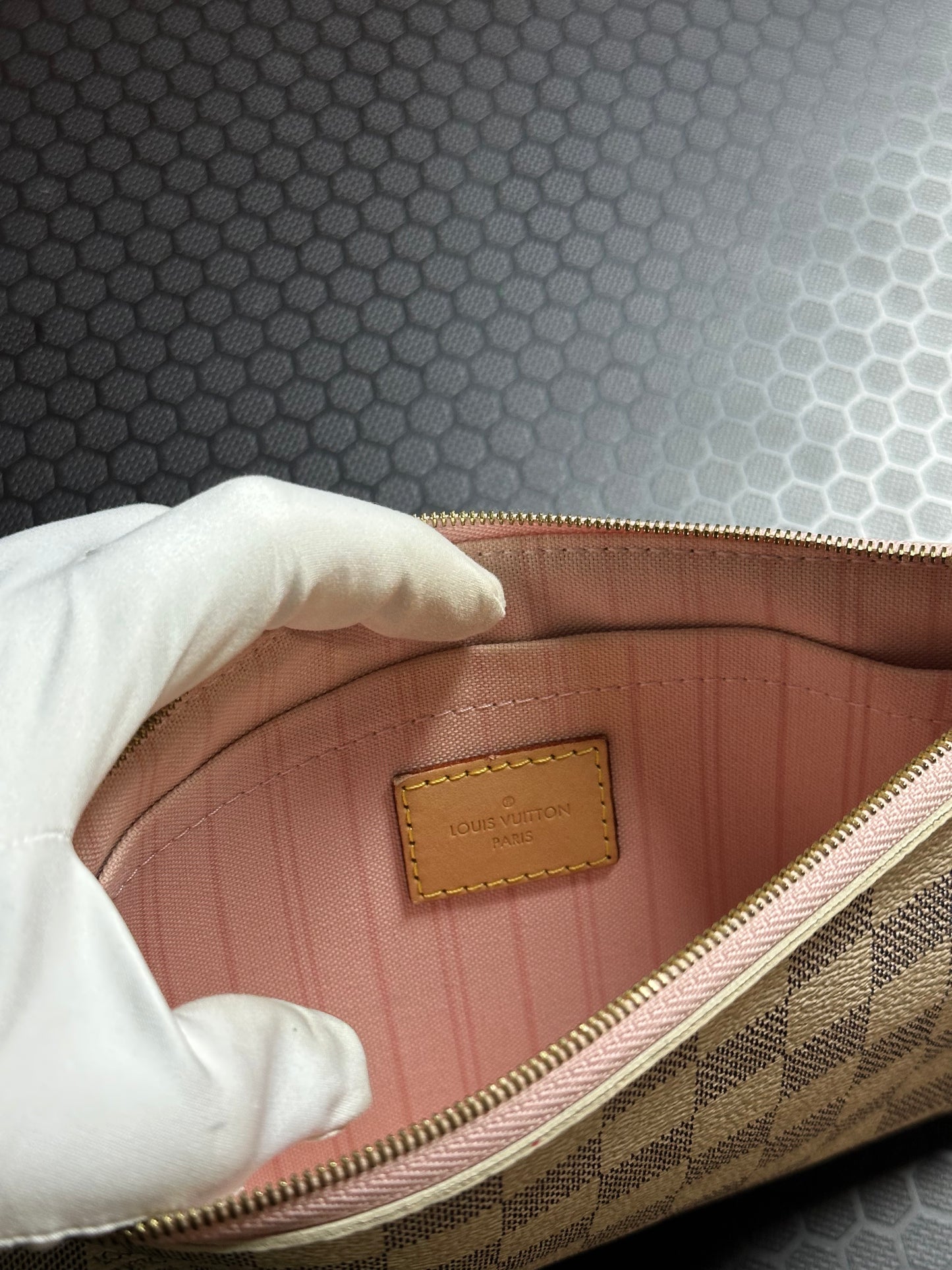 Louis Vuitton Pochette Zip MM Damier