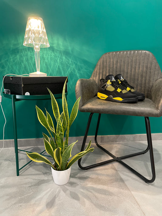 Jordan 4 thunder yellow