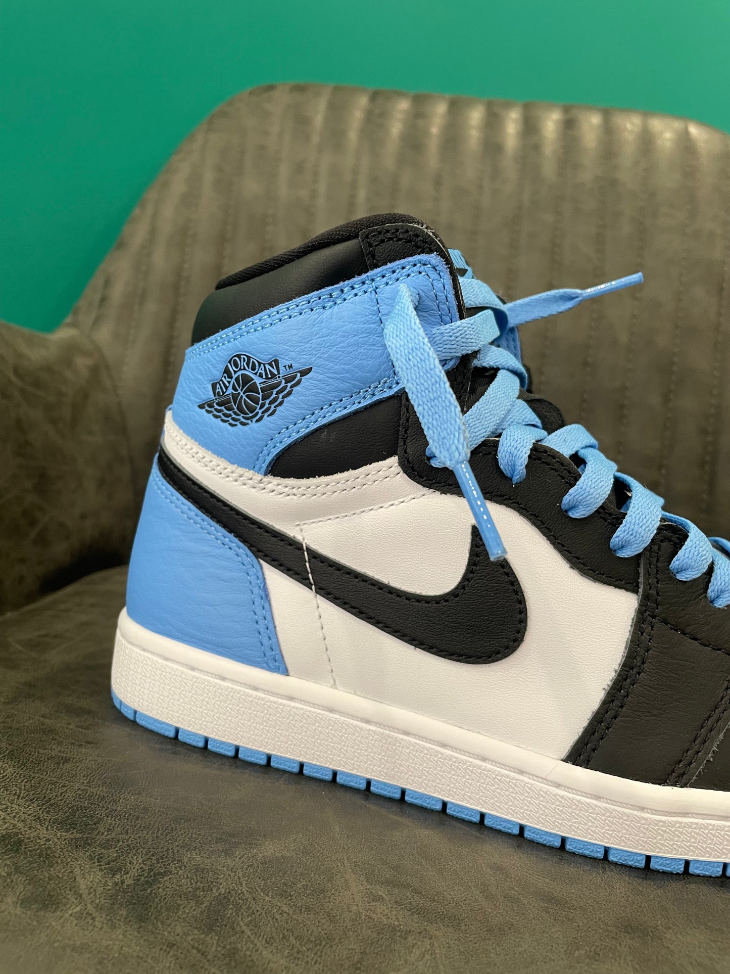 Jordan 1 high unc toe